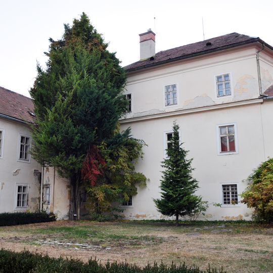 Apponyiho kaštieľ, Vodný hrad, kaštieľ