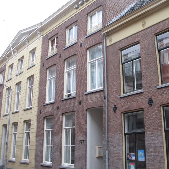 Monumentaal blok herenhuizen