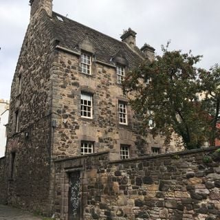 Edinburgh, 146 Canongate, Bakehouse Close