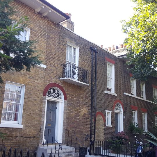 6-11, Rhondda Grove E3