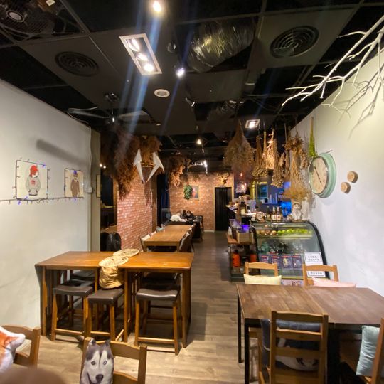 11 Eleven Café