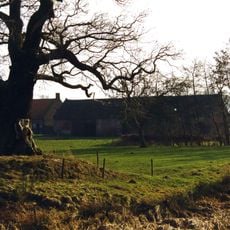 Kasteel Makken: kasteelterrein