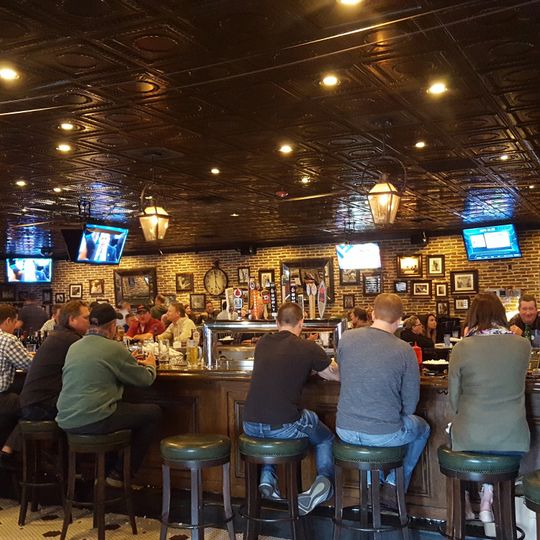 Luckys 13 Pub