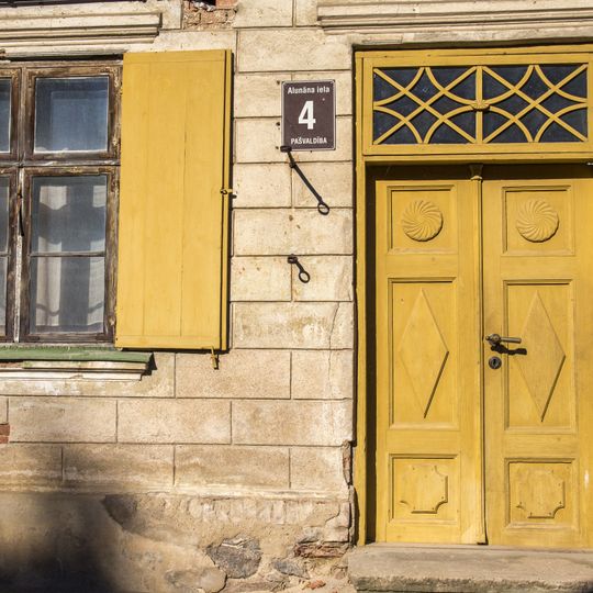 Exterior doors at Alunāna iela 4, Kuldīga