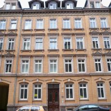 Mietshaus in geschlossener Bebauung; Agnesstraße 3