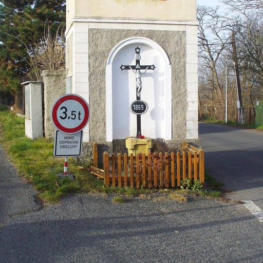 Kříž na rozcestí v Dobříčanech