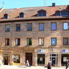 Ehemaliges Gaststätte „Zur Stadt Ansbach“, jetzt Wohn- und Geschäftshaus