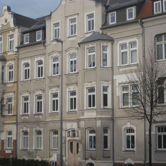 Mietshaus in geschlossener Bebauung Neefestraße 72