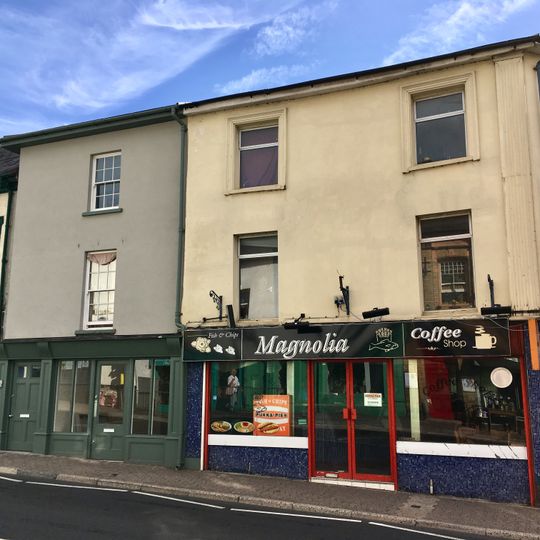 42 & 43 Cross Street, Abergavenny