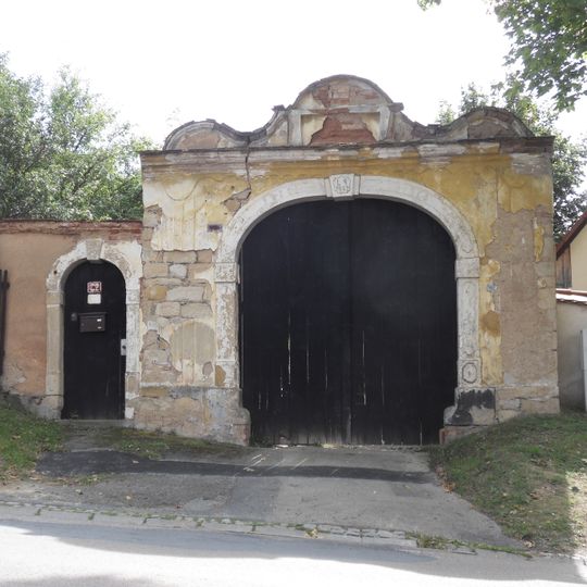 Brána s brankou usedlosti Božkov čp. 38