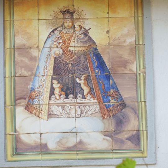 Retablo cerámico de la Virgen de los Desamparados en calle Fray Pedro Vives 14