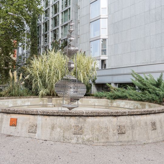 Fointaine-sculpture d'Antinio Ghezzi