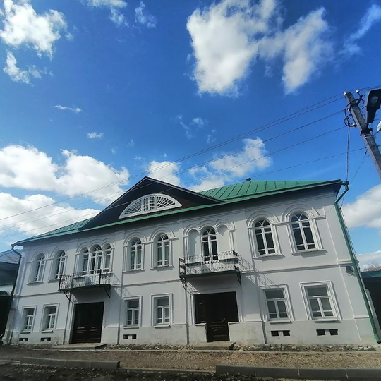 Дом жилой с магазином