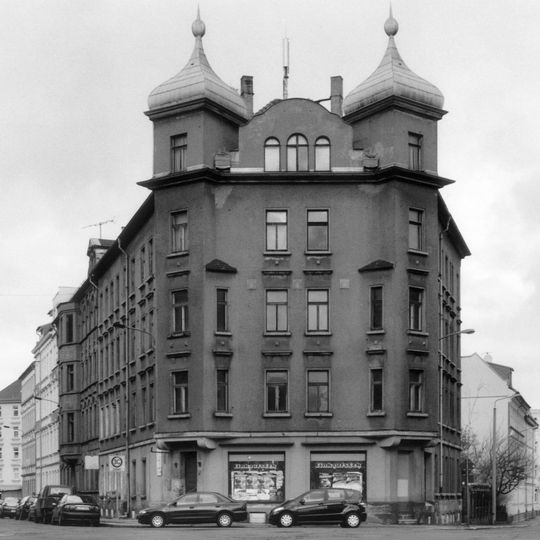 Rolf-Axen-Straße 2