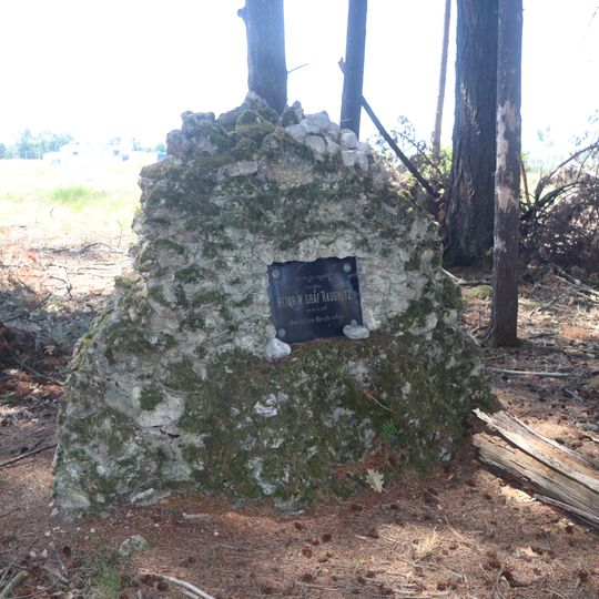 Pomník poslednímu jelenovi u Kladerub nad Oslavou