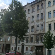 Mietshaus in geschlossener Bebauung Christoph-Lüders-Straße 40