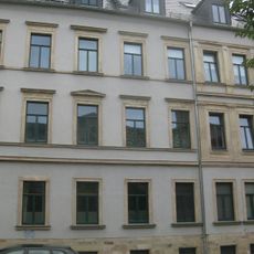 Mietshaus in geschlossener Bebauung Lerchenstraße 3
