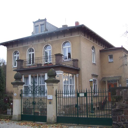 Villa Hölderlinstraße 4