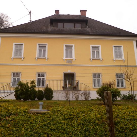 Pfarrhof und Gartenmauer