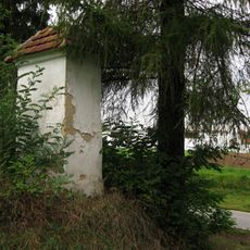 Výklenková kaplička s pohřebištěm z třicetileté války