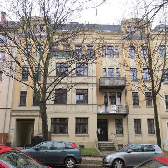 Mietshaus in geschlossener Bebauung mit Vorgarten Franz-Mehring-Straße 3