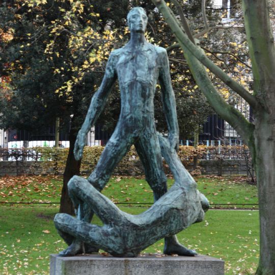 Monument aux étudiants morts pour la patrie