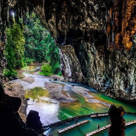 Tham Lod Cave