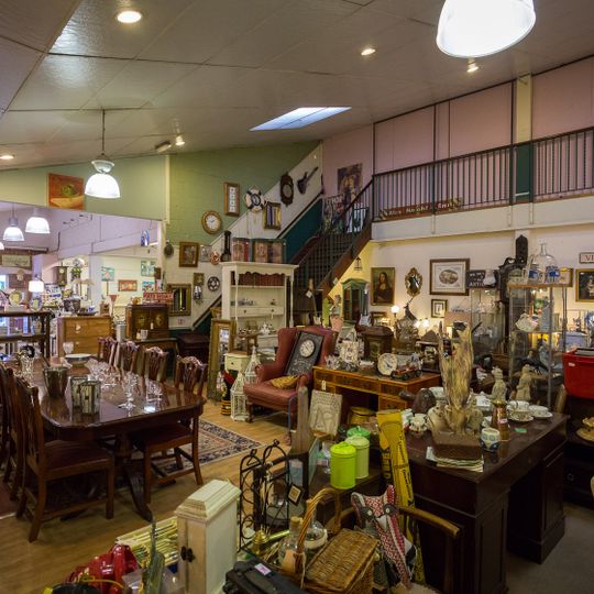 Hatton Shopping Village