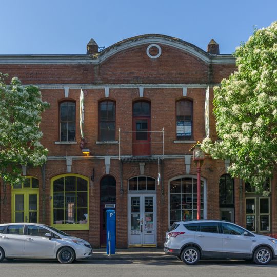 515-527 Pandora Avenue