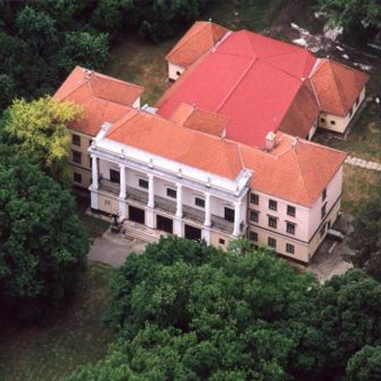 Wenckheim Mansion, Tarhos