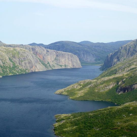 Akami-Uapishkᵘ-KakKasuak-Mealy Mountains National Park Reserve
