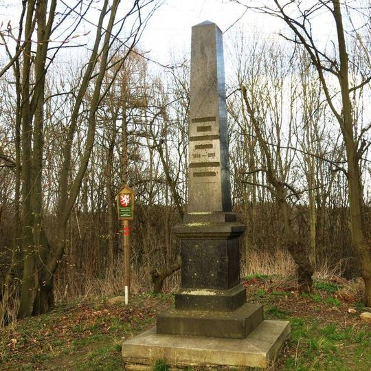 Pomník padlým ve válce 1866 v parku u hřbitova v Českém Krumlově