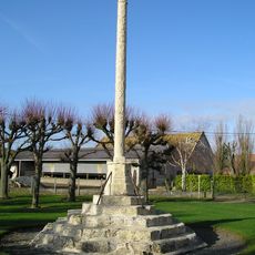Croix en pierre de Ménévillers