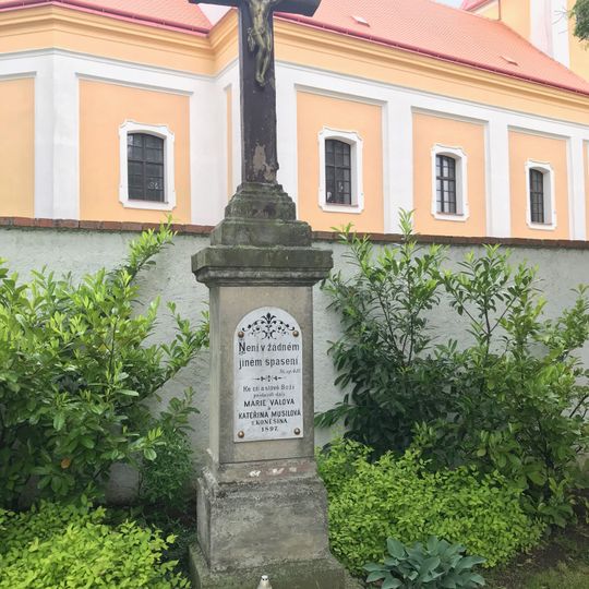Kříž u kostela sv. Bartoloměje v Koněšíně