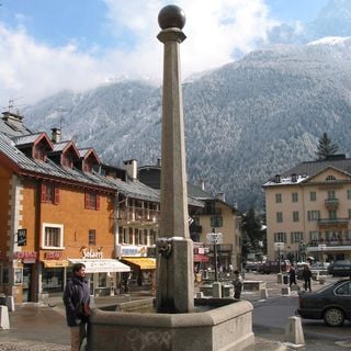 Fontaine de Chamonix-Mont-Blanc, place Jacques-Balmat