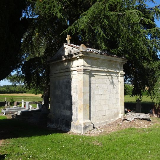 Chapelle du cimetière d'Ayguetinte