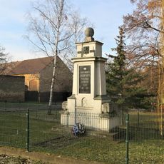 Pomník padlým v 1. světové válce na návsi v Brázdimu