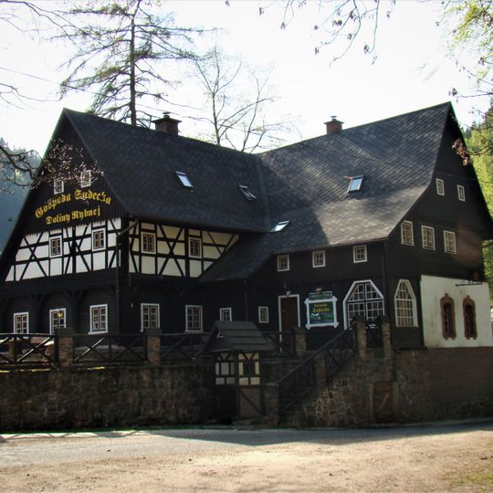 13 Turystyczna Street in Grzmiąca