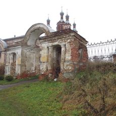 Ограда с воротами (Парское)