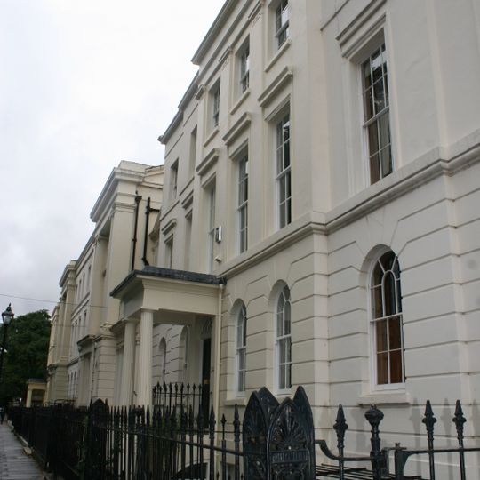 27-32, Tredegar Square E3