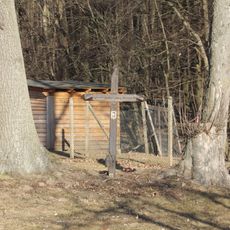 Kříž u Záhumenného rybníka v Lesonicích