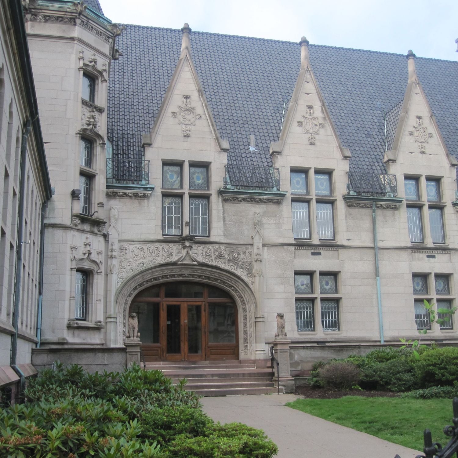 Albright Memorial Building - Public library in Scranton, United States