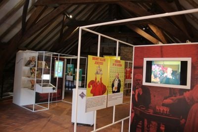 Interior 0