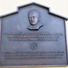 Pamětní deska Rudolfa Köglera na domě 30 v Zahradách