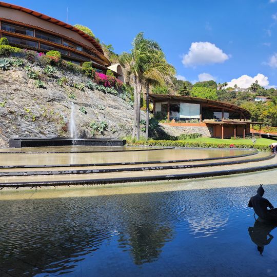 El Santuario Resort