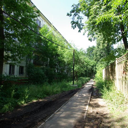 Metallurgov Street 28