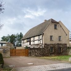 Auszugshaus eines ehemaligen Dreiseithofes Dorfstraße 8