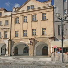 Velké náměstí 16, Tomkova 20a