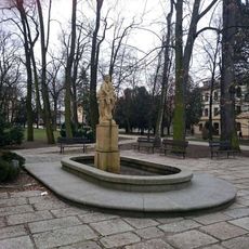 Kašna se sochou v Palackého sadech v Písku