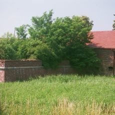 Holíčsky kaštieľ s areálom, kurtína východná